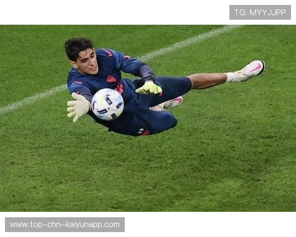 塞维利亚布努展现国际级门线实力