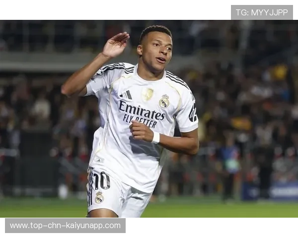 姆巴佩脚法戏法过人后破门，法国前场火爆全场